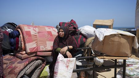 Перемещенные палестинцы прибывают в центральную Газу из южного города Рафах, май 2024 г.