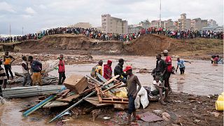 Kenya : 4 personnes sauvées d'un bâtiment effondré
