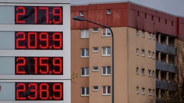 L'aumento dei prezzi del carburante in mostra a Francoforte, Germania