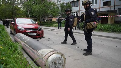 Missile russe tombé près d'un immeuble d'habitation à Kharkiv, Ukraine, mardi 14 mai 2024.