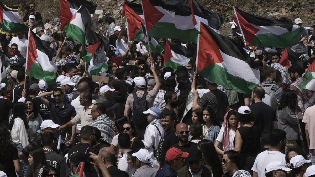 Палестинците отбелязват деня „Накба“, отбелязвайки 76 години лишаване от собственост