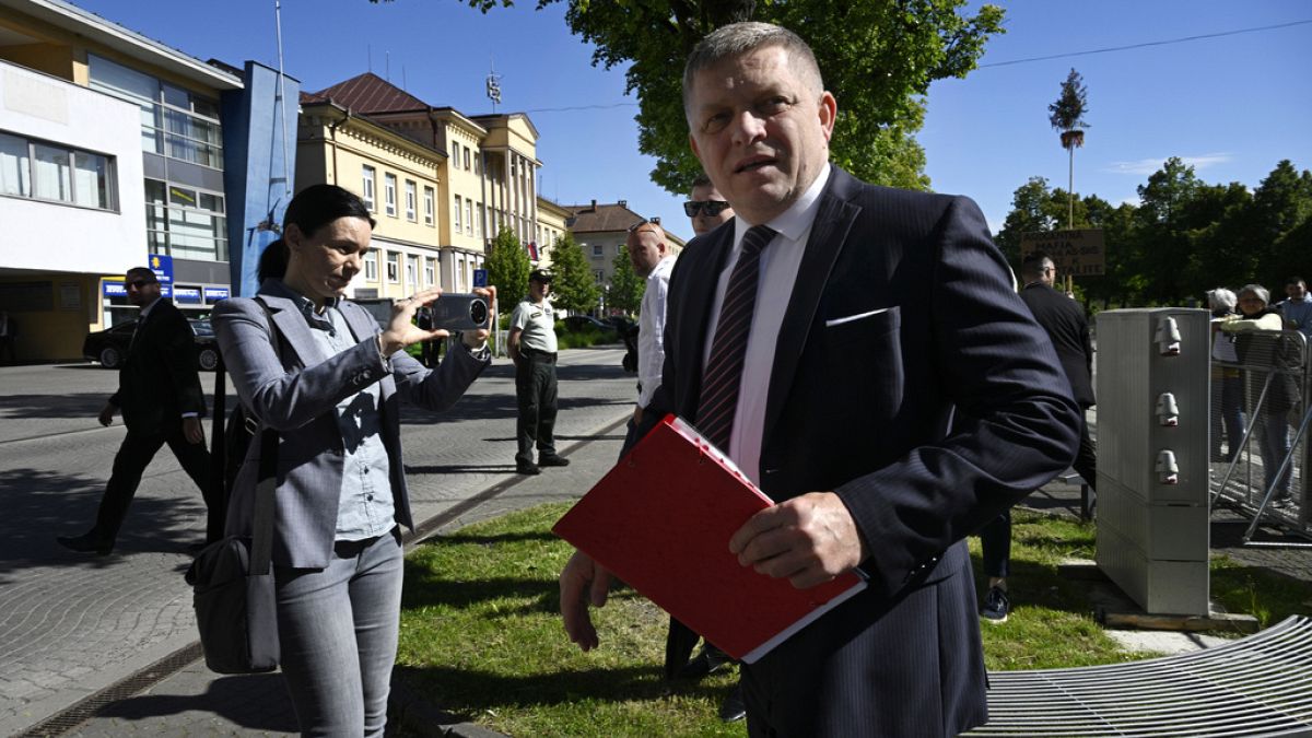 Imagen en la que aparece el primer ministro de Eslovaquia, Robert Fico.