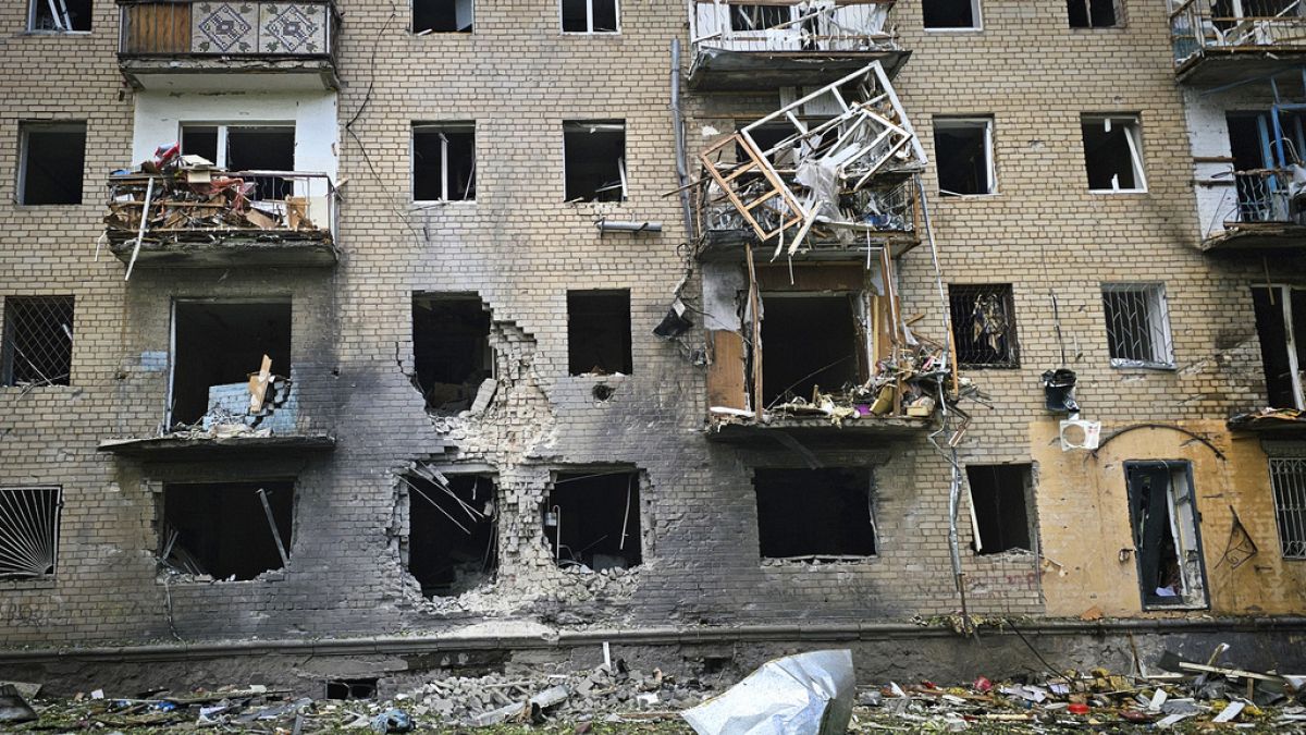 Palazzo distrutto dalle bombe russe