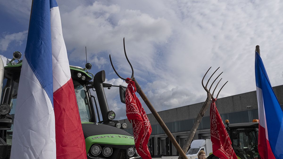 Политика на ЕС.
            
Първите протестиращи управляващи фермери, които разтърсиха селскостопанската политика на блока