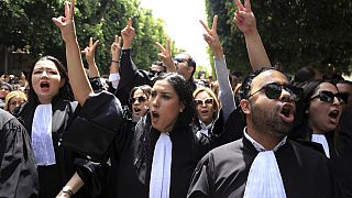 Tunisie : des avocats protestent contre la série d'arrestations