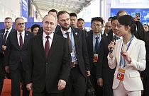 أكد الرئيس الروسي فلاديمير بوتين، اليوم الجمعة، رغبة موسكو في تعزيز تعاونها مع بكين في مجال الطاقة، وذلك خلال حضوره حدثًا ضمن المعرض الروسي الصيني في هاربين، في اليوم الثاني م