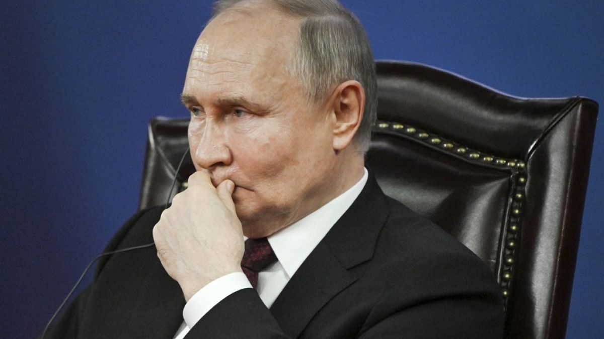 Putin claims he isn't seeking to gain control over city of Kharkiv thumbnail