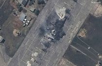 Image satellite d'une base aérienne russe près de Sébastopol, bombardée par les Ukrainiens en Crimée occupée.
