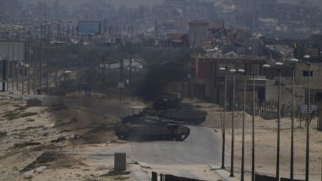 دبابات إسرائيلية في غزة