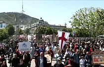 Manifestation massive pour la préservation des valeurs traditionnelles et familiales à Tbilissi, vendredi 17 mai 2024.