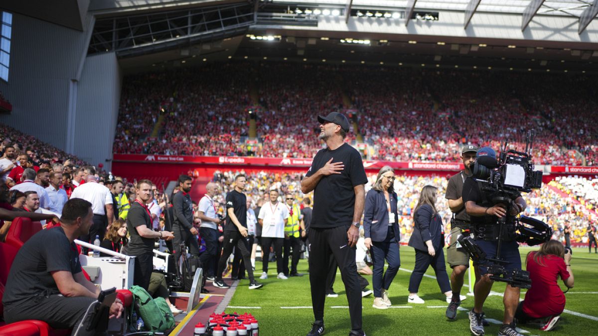 WATCH: Jurgen Klopp leaves Liverpool thumbnail