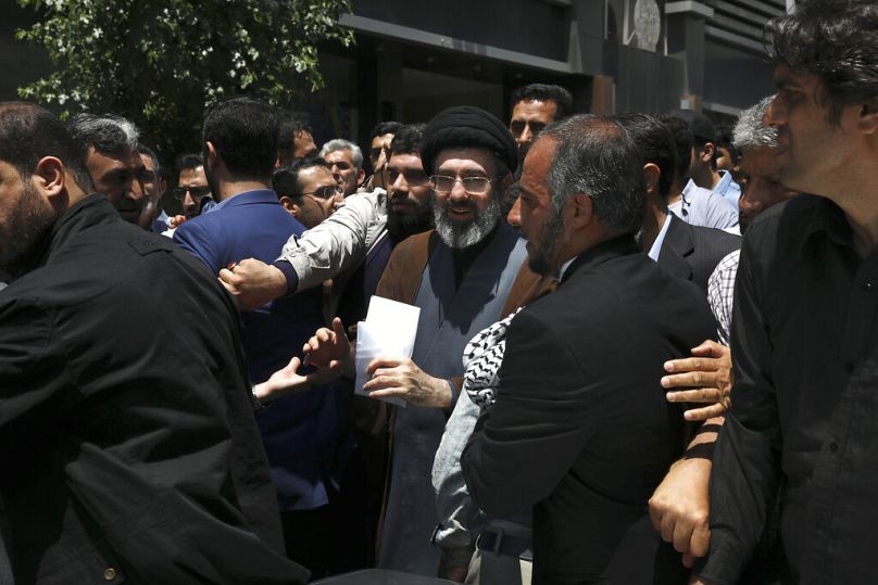 Mojtaba, Sohn des iranischen Obersten Führers Ayatollah Ali Khamenei, Mitte, nimmt an der jährlichen Kundgebung zum Quds-Tag oder Jerusalem-Tag in Teheran, Iran, 2019.