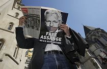 Nach einem Zwischenstopp in Bangkok soll WikiLeaks-Gründer Julian Assange freikommen - nach einem Schuldbekenntnis vor einem US-Bundesgericht.