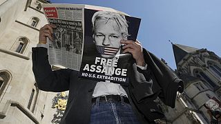 Nach einem Zwischenstopp in Bangkok soll WikiLeaks-Gründer Julian Assange freikommen - nach einem Schuldbekenntnis vor einem US-Bundesgericht.