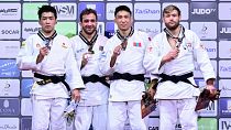 Alcuni degli atleti premiati nella seconda giornata dei Campionati del mondo di judo, tra i quali figura l'azero Heydarov