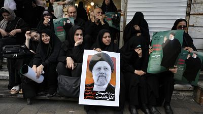 إيرانيون في حداد لوفاة رئيسيهم في طهران، إيران