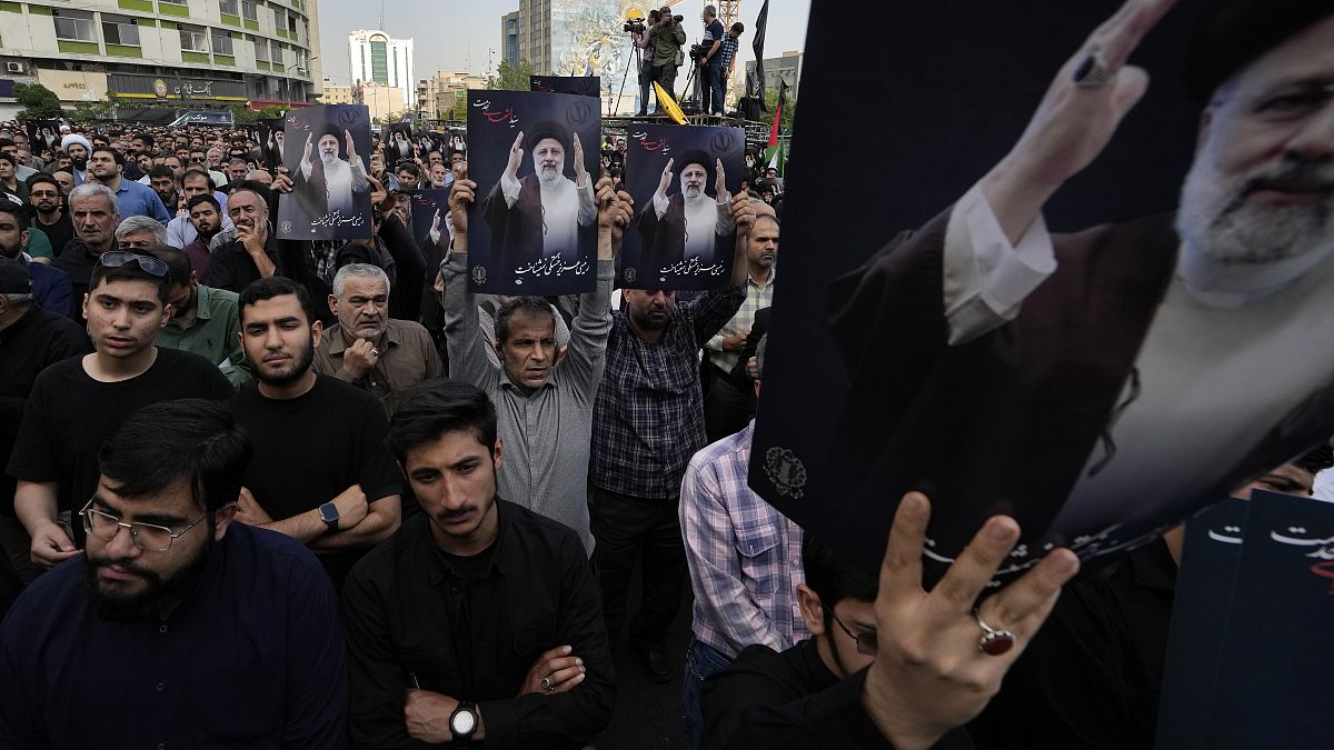 WATCH: Coffin of Iranian President Raisi arrives in Tabriz thumbnail