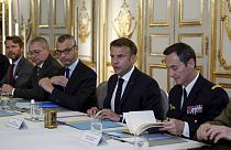 Emmanuel Macron viaja até ao território francês de Nova Colónia esta terça-feira