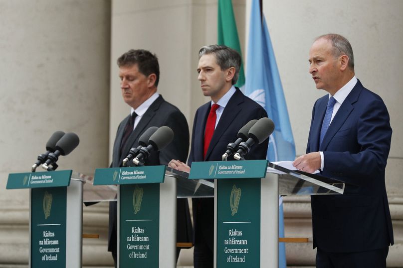 اعضای کابینه ایرلند به هنگام اعلام تصمیم جدید مبنی بر به رسمیت شناختن کشور فلسطین