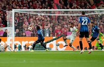 Ademola Lookman (11) az Atalanta első gólját szerzi az Európa-liga döntőjében a dublini Aviva Stadionban 2024.05.22-én.