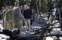 Az amerikai külügyminiszter ukrán fegyvermustrán KIjev közelében