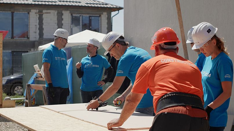 Des volontaires d&apos;Habitat pour l&apos;Humanité sur le chantier de construction d&apos;une nouvelle maison.