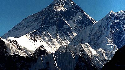 Népal : un alpiniste kényan retrouvé mort au sommet de l'Everest