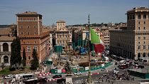 موقع بناء في ساحة فينيسيا الرئيسية في روما
