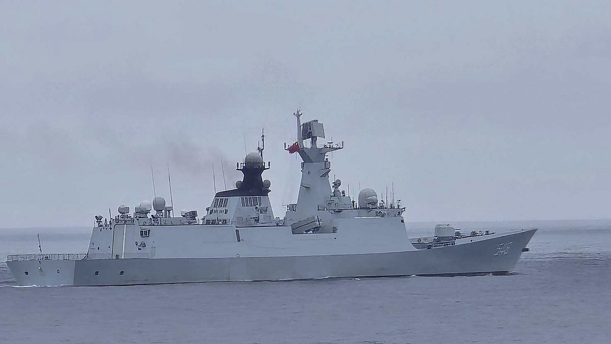 سفينة تابعة للبحرية الصينية شوهدت بالقرب من جزيرة بنغجيا شمال تايوان. 2024/05/23