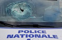سيارة شرطة تضررت خلال أعمال الشغب الأخيرة في كاليدونيا الجديدة، الخميس 23 مايو 2024.