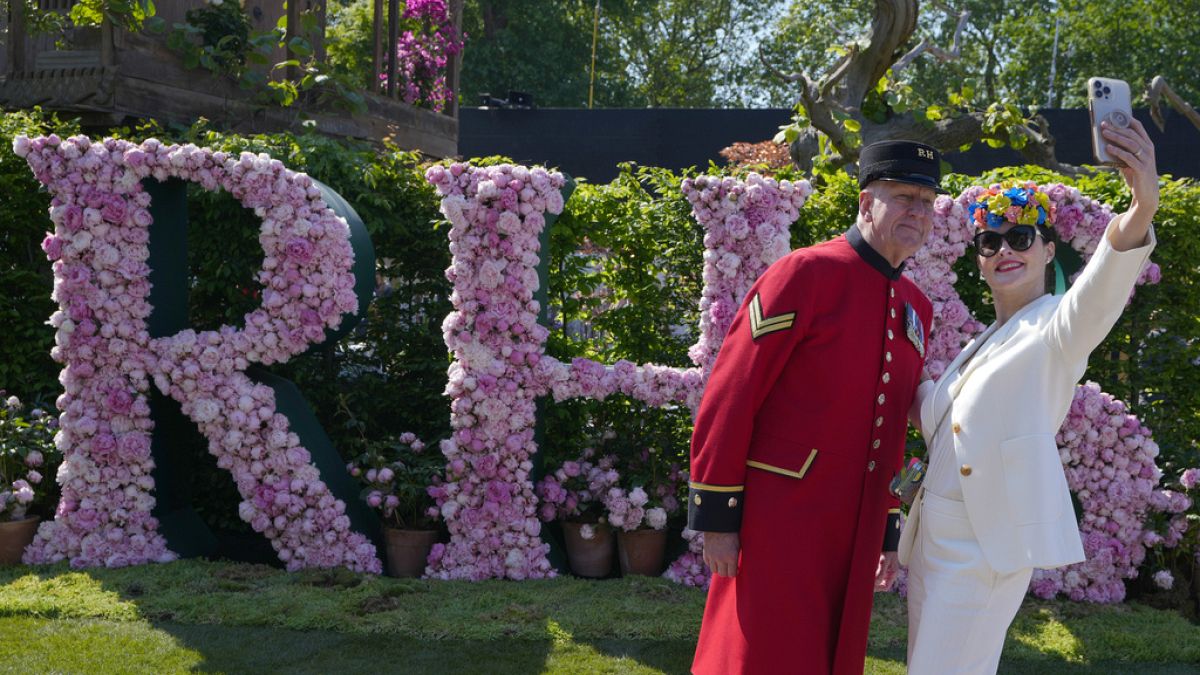 These are the top trends from this year's iconic Chelsea Flower Show thumbnail