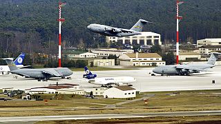 Απογείωση αεροσκάφους από την αεροπορική βάση Ramstein των ΗΠΑ, 3 Απριλίου 2003.