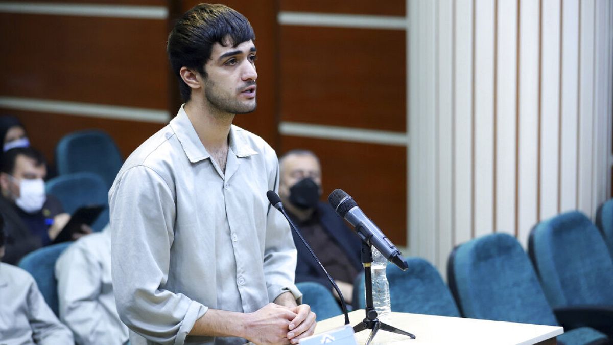 φωτό αρχείου - ο γιος του Μασάλα Καράμι που εκτελέστηκε από το καθεστώς του Ιράν