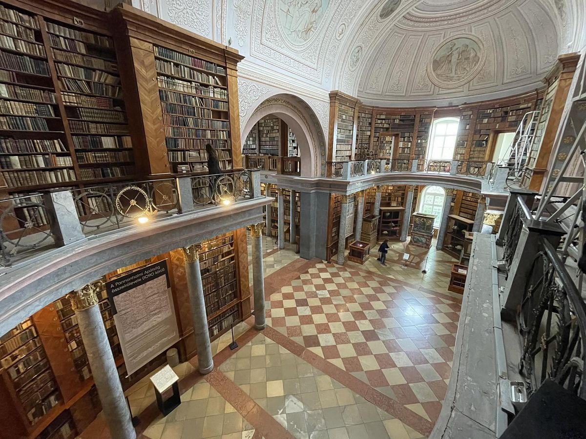 800 ves A Pannonhalmi Benc s F ap ts g Bazilik ja Euronews 800-ves-a-pannonhalmi-benc-s-f-ap-ts-g-bazilik-ja-euronews