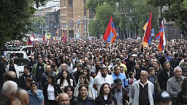 Le manifestazioni in Armenia contro l'accordo che prevede il passaggio all'Azerbaigian di alcuni villaggi di confine