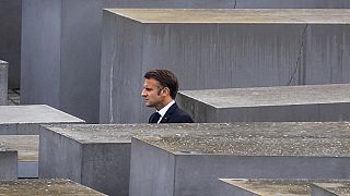 Macron no Memorial do Holocausto, em Berlim