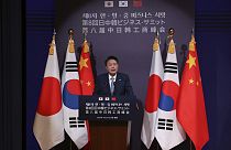 Güney Kore Devlet Başkanı Yoon Suk Yeol,  Güney Kore'nin başkenti Seul'de Kore Ticaret ve Sanayi Odası'nda düzenlenen bir iş zirvesinde konuşuyor. 27 Mayıs 2024