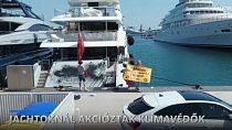 Jachtokat fújtak festékkel klímavédő aktivisták Barcelonában