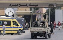 Militares do Egito patrulham a fronteira de Rafah 