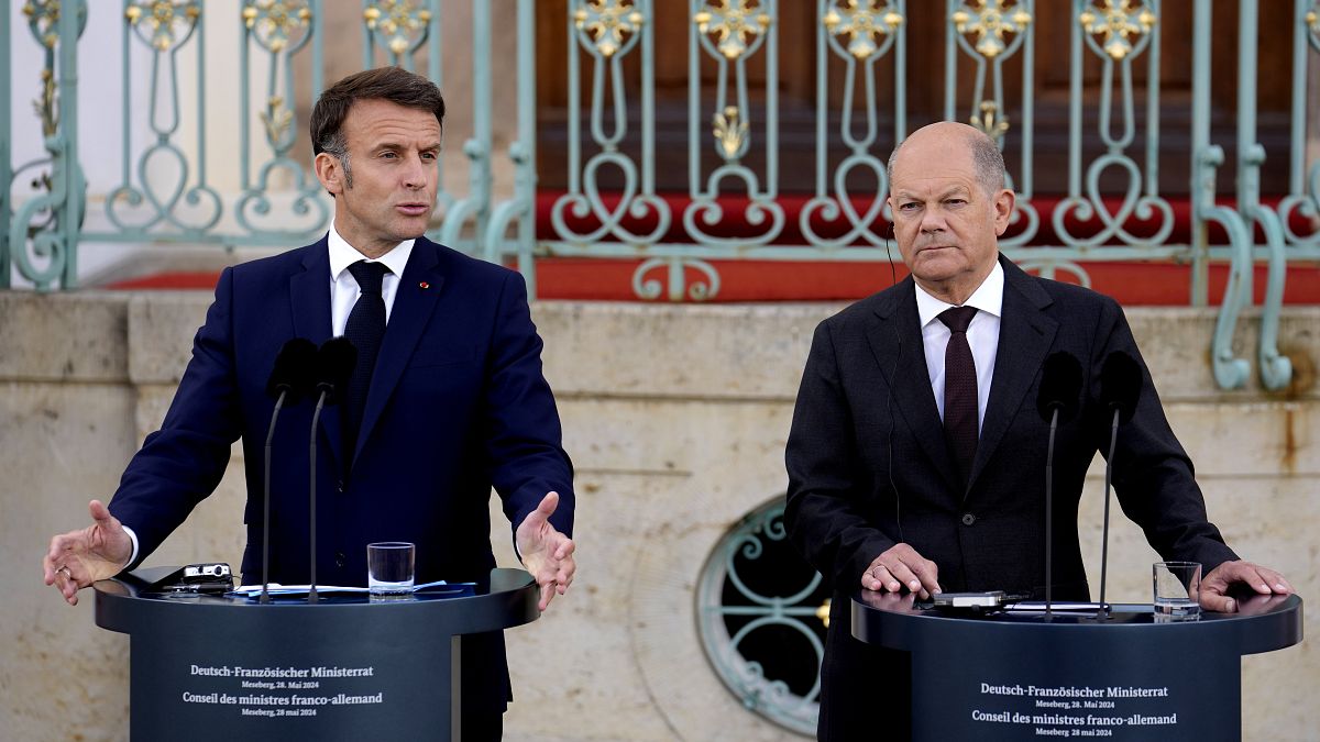 Президент Франции Эммануэль Макрон и канцлер Германии Олаф Шольц 