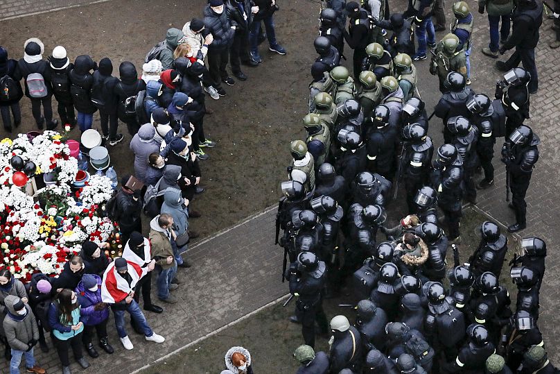 Forces spéciales biélorusses et manifestants 15 novembre 2020. 