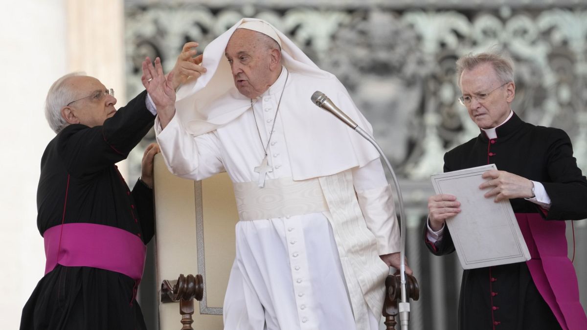 Le pape François s'excuse après des propos jugés homophobes