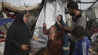 Guerre Israël-Hamas : l'horreur à Rafah après la frappe sur un camp de déplacés
