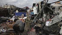 Im israelischen Luftangriff auf ein Flüchtlingslager haben mindestens 45 Menschen ihr Leben verloren.