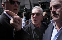 Robert De Niro a las puertas del juicio de Trump en Nueva York.