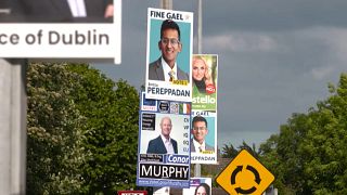 Плакаты с изображением европейских выборов в Дублине. 