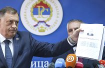 Milorad Dodik, a boszniai szerbek vezetője sajtótájékoztatóján