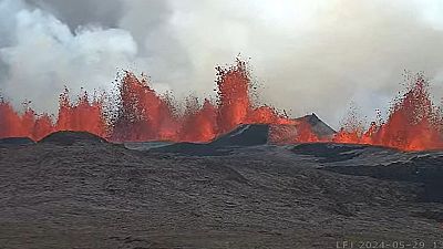 Lava expelida chegou a atingir cerca de 50 metros de altura