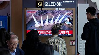 Kuzey Kore'nin balistik füze denemesi, Güney Kore'de televizyonlada canlı aktarıldı. 