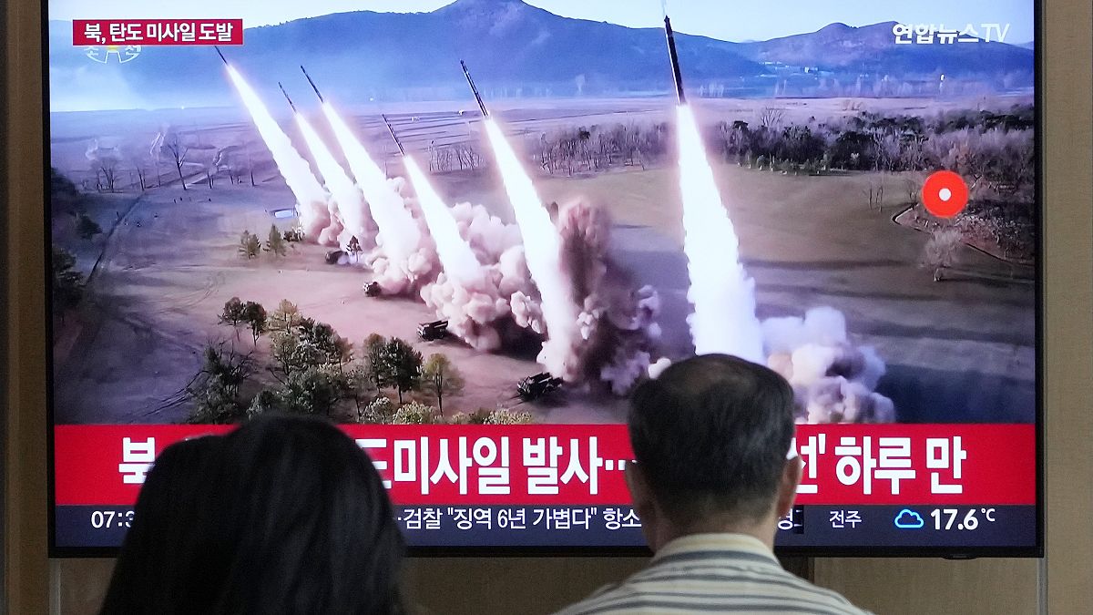 تلفزيون كوريا الجنوبية يعلن عن إطلاق بيونغ يانغ صواريخ بالستية